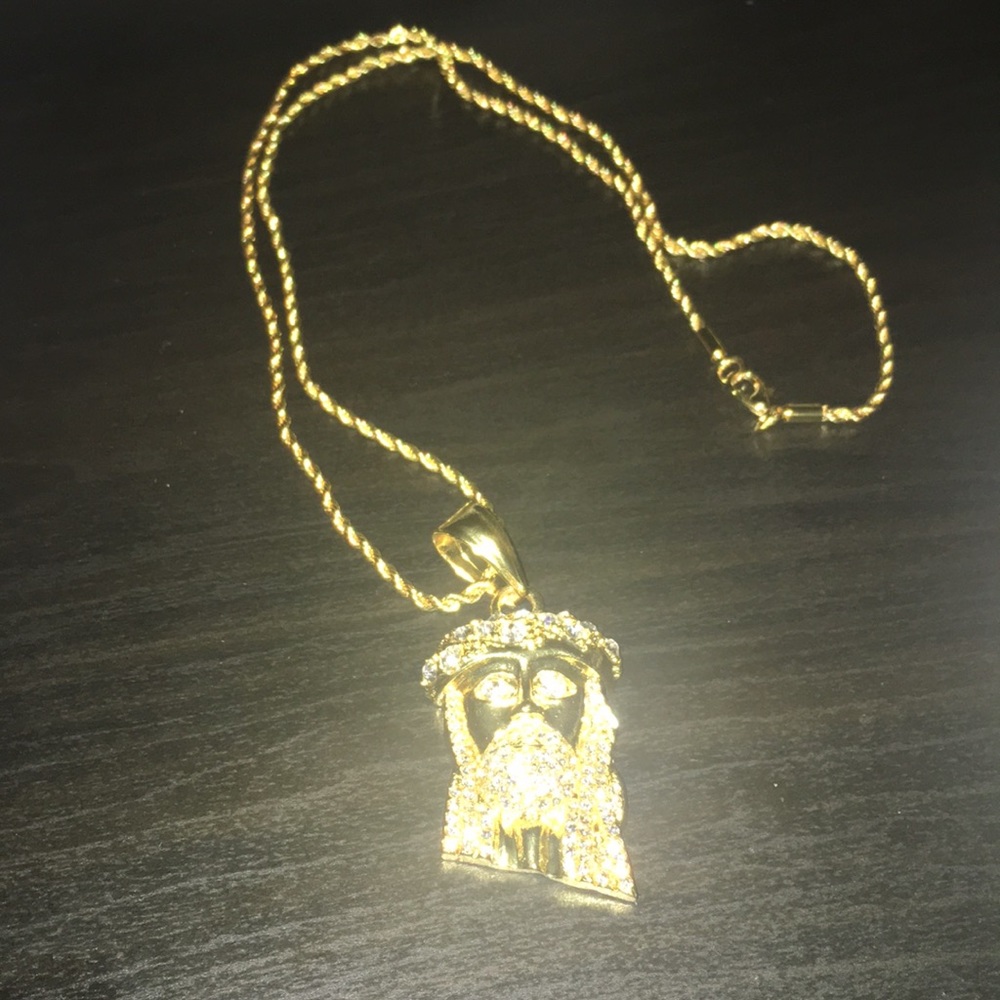 Gold Jesus piece (w rope chain)